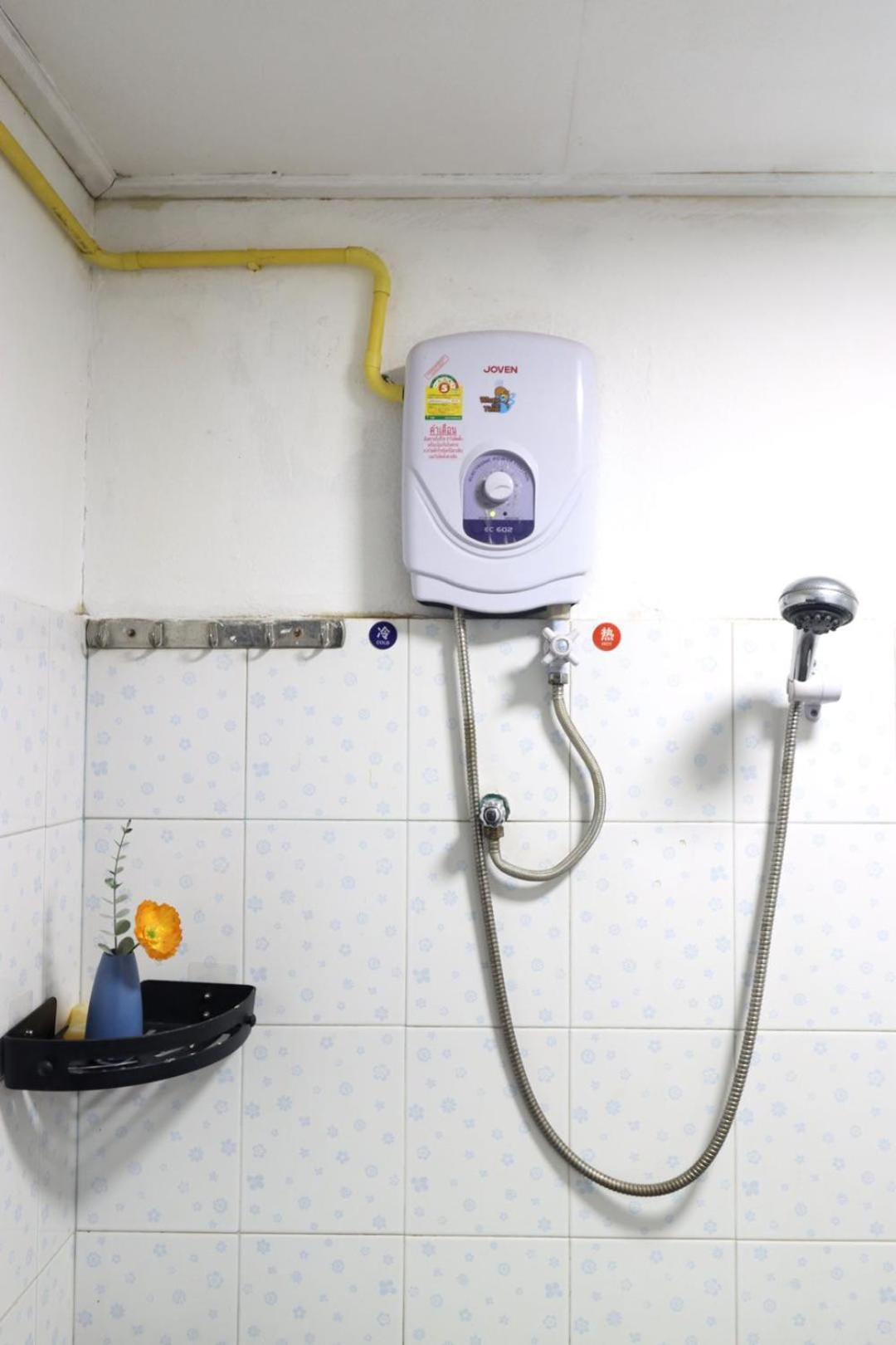 לואנג פרבאנג Lucky Hostel מראה חיצוני תמונה