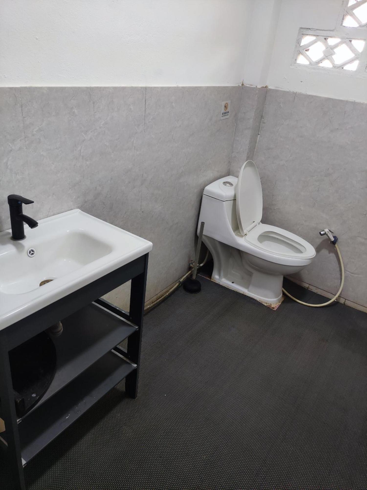 לואנג פרבאנג Lucky Hostel מראה חיצוני תמונה